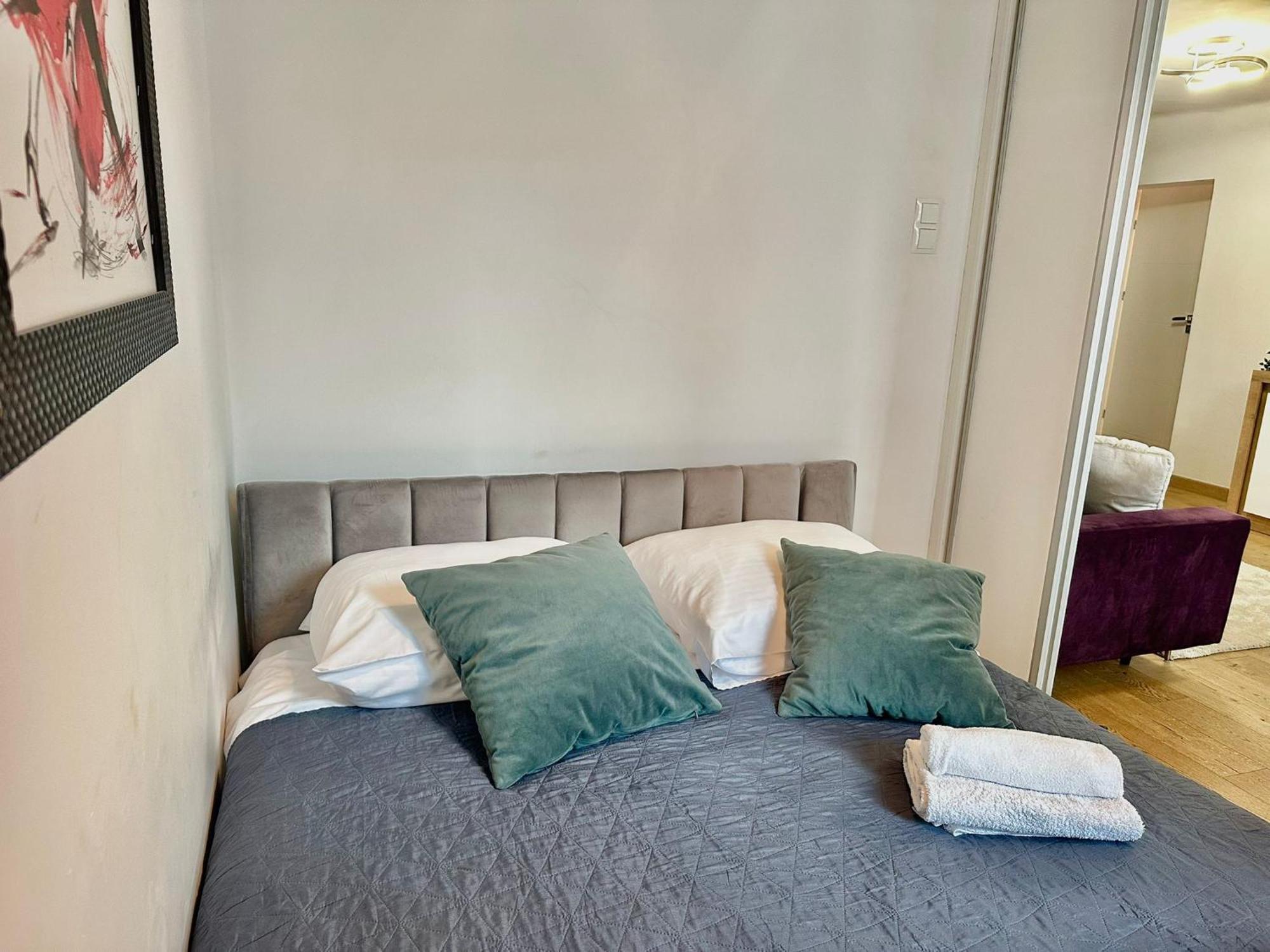Apartamento Chmielna 106 - Free Parking - Duzy Balkon Varsovia Exterior foto