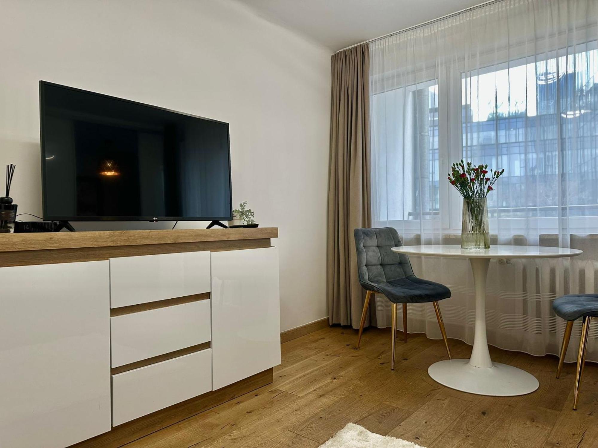 Apartamento Chmielna 106 - Free Parking - Duzy Balkon Varsovia Exterior foto